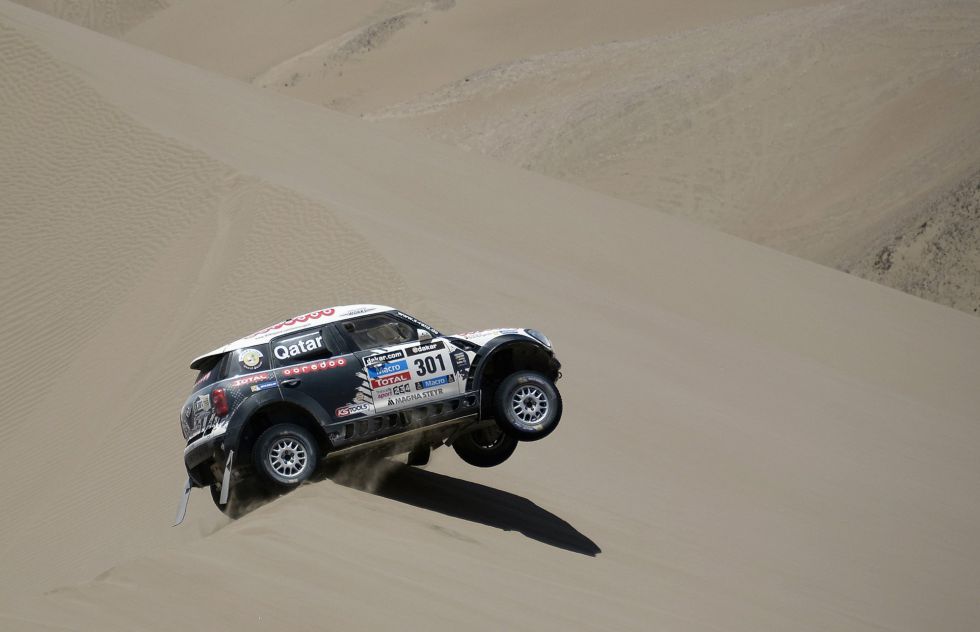 Dakar 2014 Etapa 10: Al-Attiyah gana en coches, Peterhansel acecha a Roma, Sainz abandona