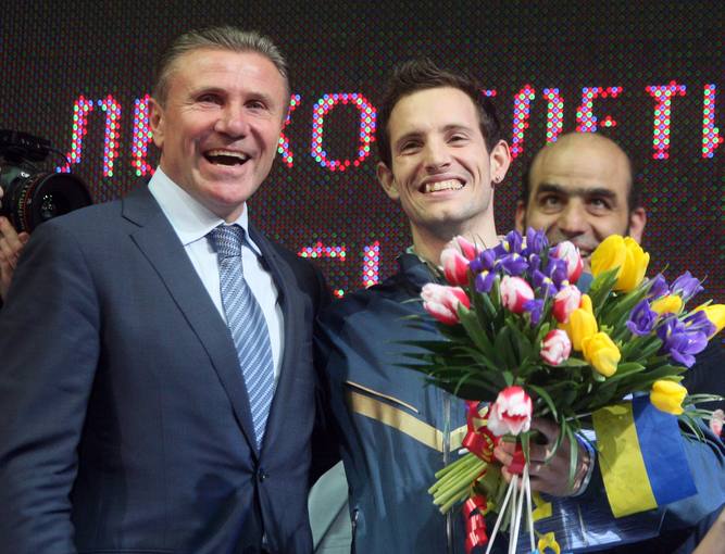 Renaud Lavillenie bate el récord del mundo de salto con pértiga de  Sergei Bubka