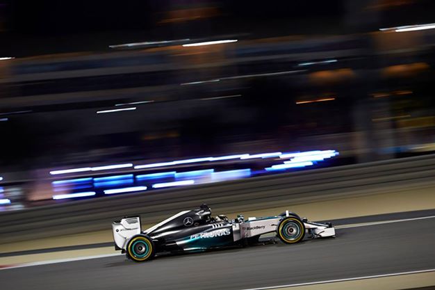 GP de Bahréin 2014 de Fórmula 1: Rosberg consigue la pole, Alonso fue 10º