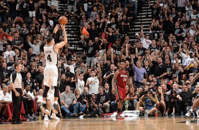 NBA Finals 2014: los Spurs se apuntan el primer partido en una noche calentita