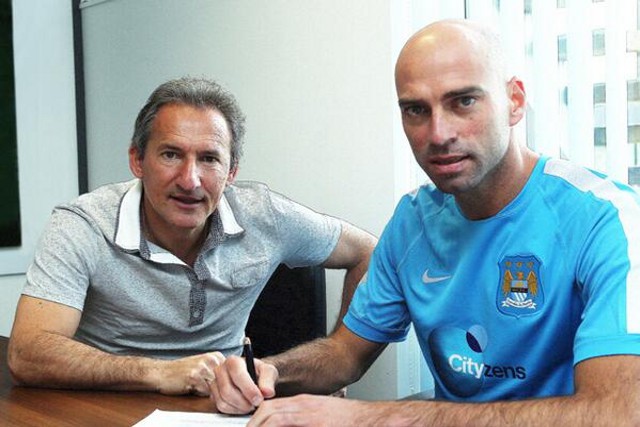 Pellegrini recluta a Willy Caballero para el Manchester City