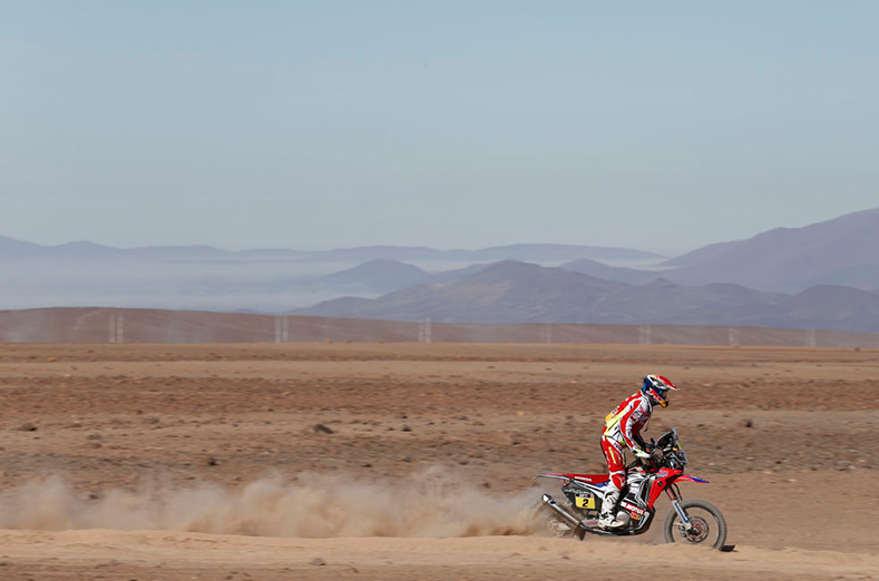 Dakar 2015 Etapa 6: Helder Rodrigues gana en motos, Coma y Barreda vuelven a marcarse