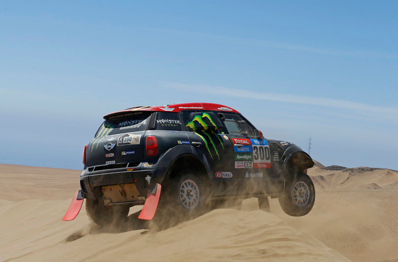 Dakar 2015: Nani Roma gana en coches con Mini, Al-Attiyah sigue líder