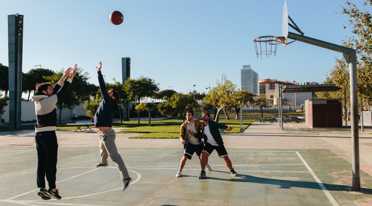 Baloncesto, un deporte perfecto para estar en forma y aprender valores