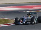 Fernando Alonso y Carlos Sainz comienzan su trabajo en los test de F1 de Barcelona