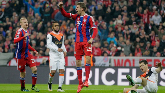 Muller hizo doblete en la goleada del Bayern ante el Shakhtar