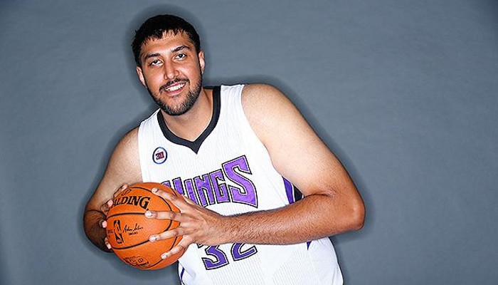 NBA: los Kings firman al primer jugador de origen indio, Sim Buhllar