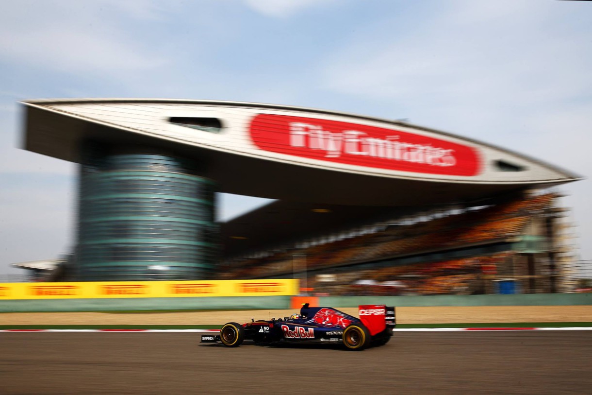 GP de China 2015 de Fórmula 1: otra pole para Hamilton, Sainz, Alonso y Merhi 14º, 18º y 20º