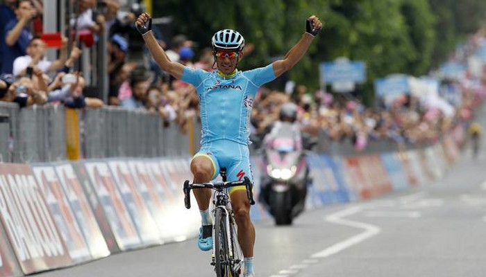 Giro de Italia 2015: el italiano Paolo Tiralongo gana la noventa etapa