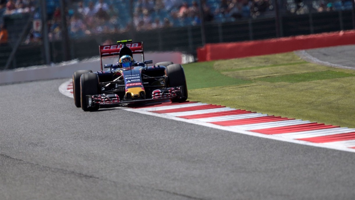 GP de Gran Bretaña 2015 de Fórmula 1: pole para Hamilton, Sainz 8º, Alonso 17º y Merhi 20º