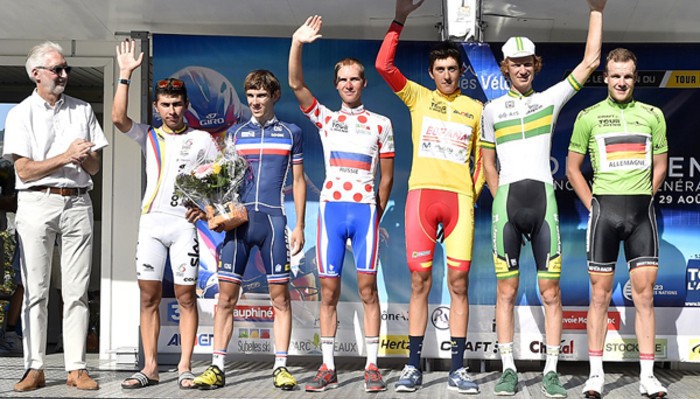 Marc Soler en lo más alto del podio del Tour del Porvenir 2015