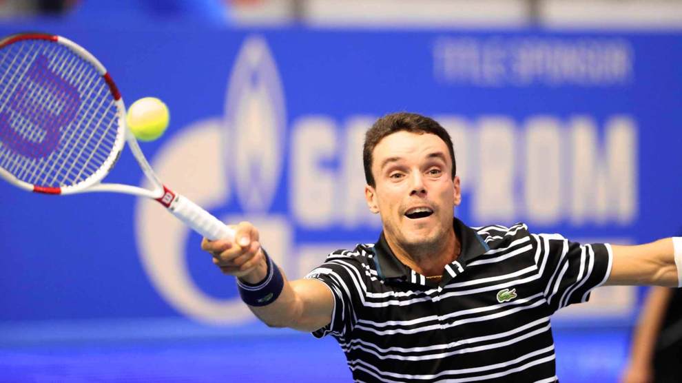 ATP San Petersburgo 2015: Bautista a semifinales, pierde Robredo; ATP Metz 2015: Wawrinka se retira, cae García-López