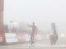 Vuelta a España 2015: De Marchi gana bajo la niebla en Fuente del Chivo