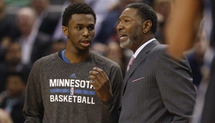 NBA: Sam Mitchell será el técnico de los Wolves de forma provisional