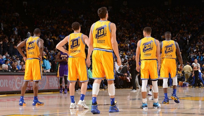 NBA: los Warriors logran el mejor arranque de la historia, 16-0
