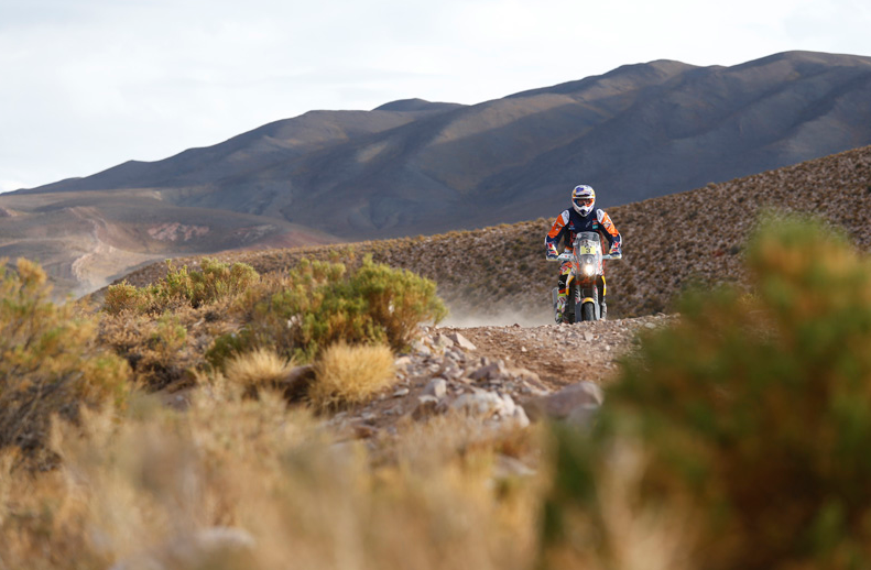 Dakar 2016: Price y Loeb ganan en motos y coches, buen día para Barreda y Sainz