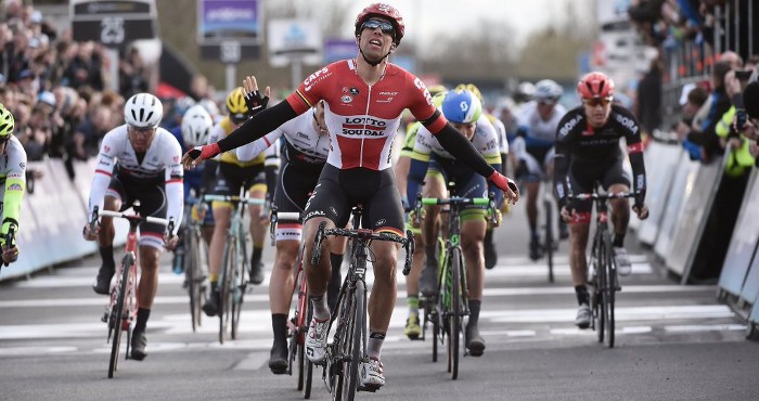 Dwars door Vlaanderen 2016: victoria al sprint para el belga Debusschere