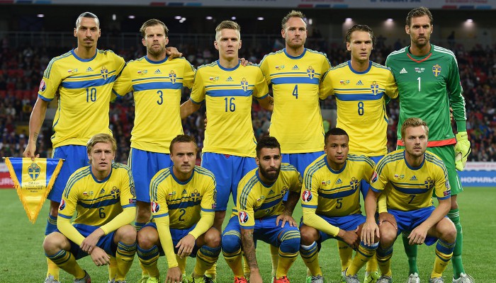Ibrahimovic lidera por última vez a Suecia