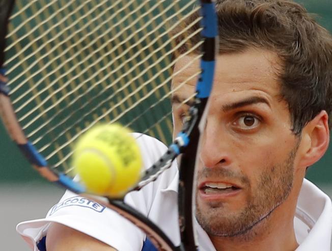 Roland Garros 2016: Albert Ramos y Garbiñe Muguruza a cuartos de final