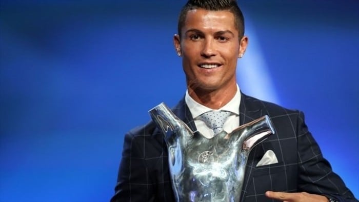 Cristiano Ronaldo fue galardonado por la UEFA