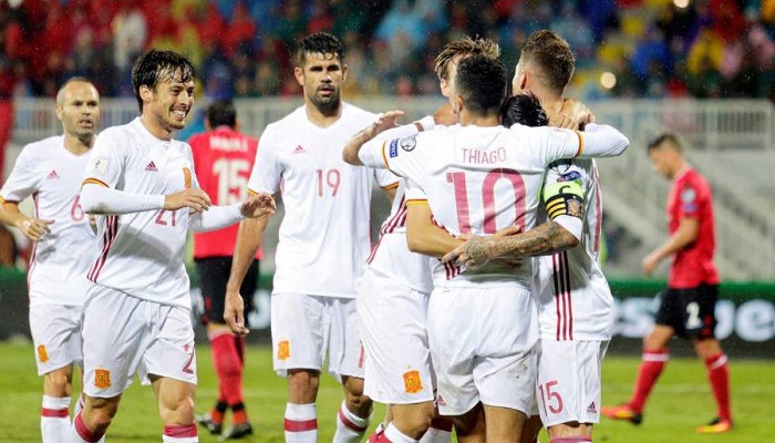 España ganó en Albania y ya es líder de su grupo