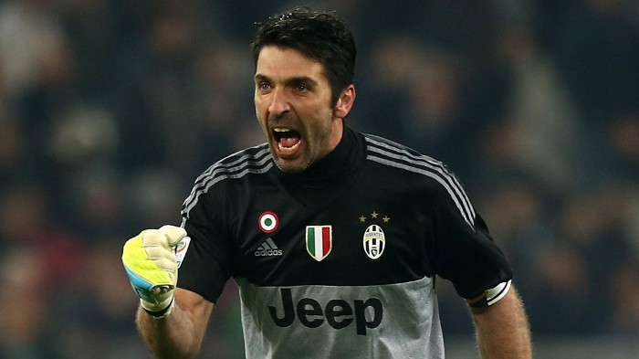 Gianluigi Buffon ganan el Premio Golden Foot 2016