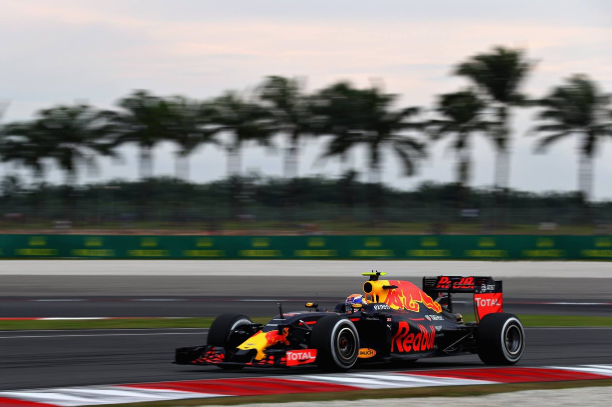GP de Malasia 2016 de Fórmula 1: Hamilton consigue la pole, mala sesión para Sainz y Alonso
