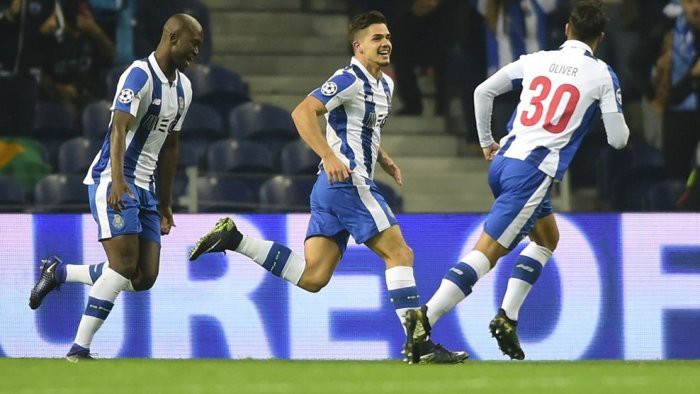 El Oporto goleó al Leicester para meterse en octavos