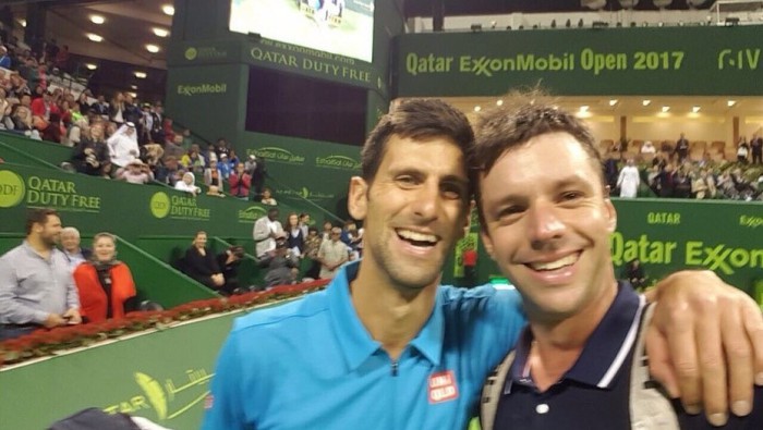 Djokovic ganó a Zeballos en Doha y se toma un selfie