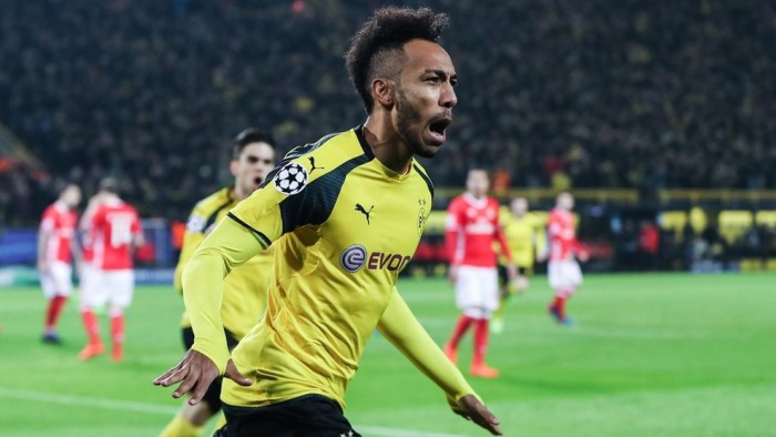 Un hattrick de Aubameyang mete al Borussia Dortmund en cuartos