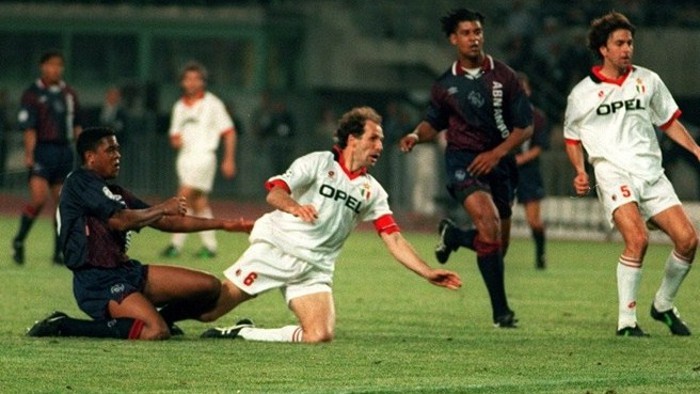 El Ajax, con gol de Kluviert, dejó al Milan sin Champions en 1995