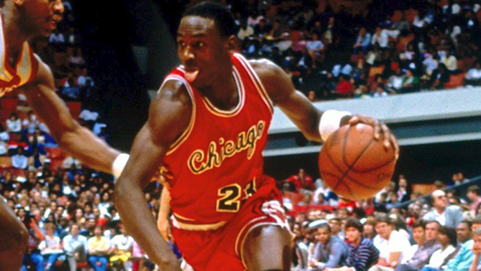 Tal día como hoy… Michael Jordan es nombrado mejor Rookie de la temporada 1984/85