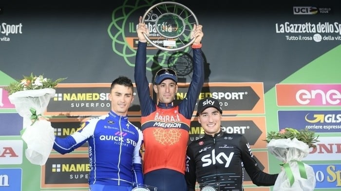 Nibali en lo más alto del podio del Giro de Lombardía 2017