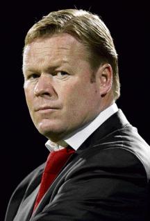 Koeman no readmitirá a Angulo