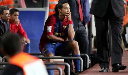 Los médicos del Barça desmienten la lesión de Ronaldinho