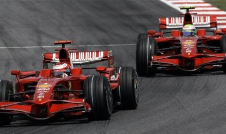 Raikkonen gana en Montmeló y el Renault de Alonso se rompe