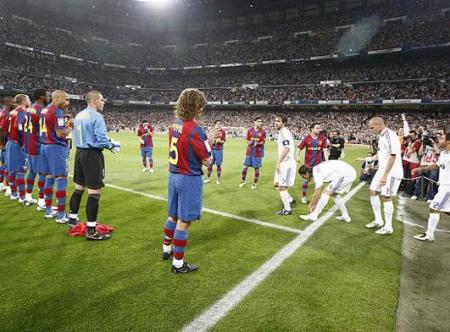 El R. Madrid celebra el alirón con un 4-1 ante el Barça