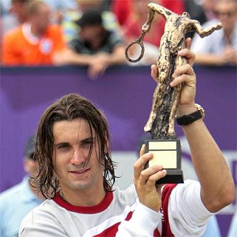 David Ferrer gana sobre hierba en Den Bosh