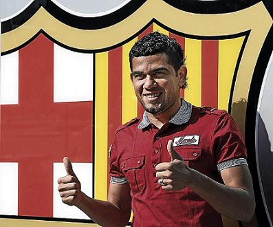 Dani Alves es presentado como nuevo jugador del Barça