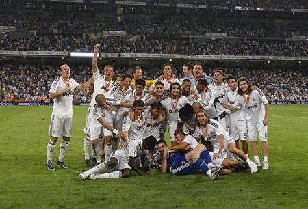 El R. Madrid se lleva la Supercopa tras derrotar por 4-2 al Valencia