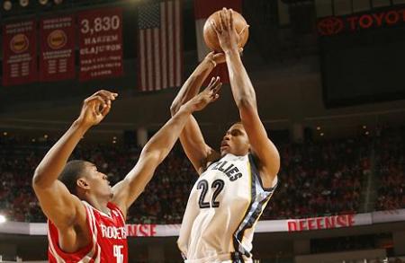 Los Grizzlies caen el el debut oficial de Marc Gasol