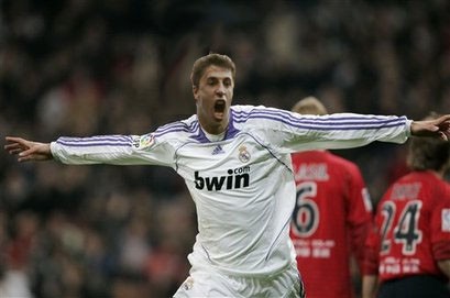 Hernán Crespo, principal opción del Real Madrid