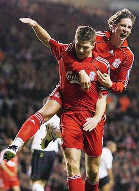 El jugador del Liverpool Steven Gerrard es puesto en libertad bajo fianza