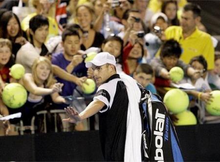 Tommy Robredo cae ante Roddick y se despide del Open de Australia