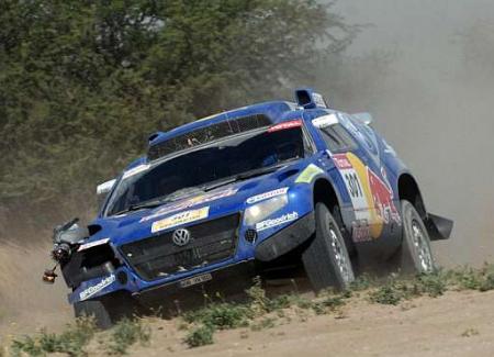 Carlos Sainz y Marc Coma siguen líderes del Dakar tras la 3ª etapa