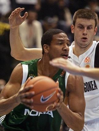 El R. Madrid de baloncesto corta a Hosley y ficha a Kennedy Winston