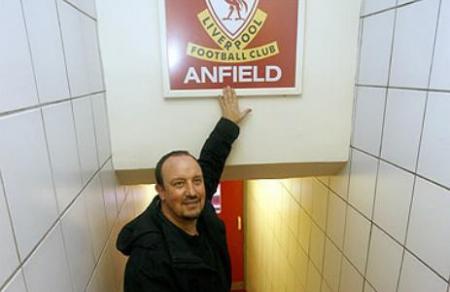 Rafa Benítez renueva con el Liverpool hasta el 2014