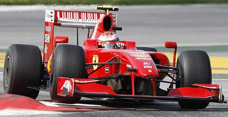 Ferrari vuela en Montmeló con Alonso en octava posición