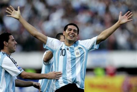 Riquelme renuncia a jugar más con la selección argentina