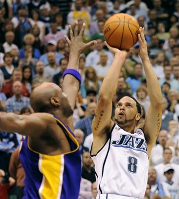 NBA Playoffs’09: Williams baja de las nubes a Lakers